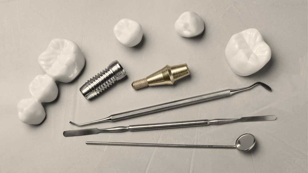 ابزار گذاشتن ایمپلنت دندان
